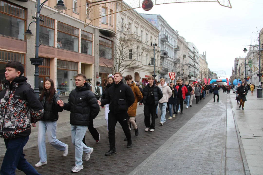 Polonez dla Łodzi 2024 na ul. Piotrkowskiej w Łodzi