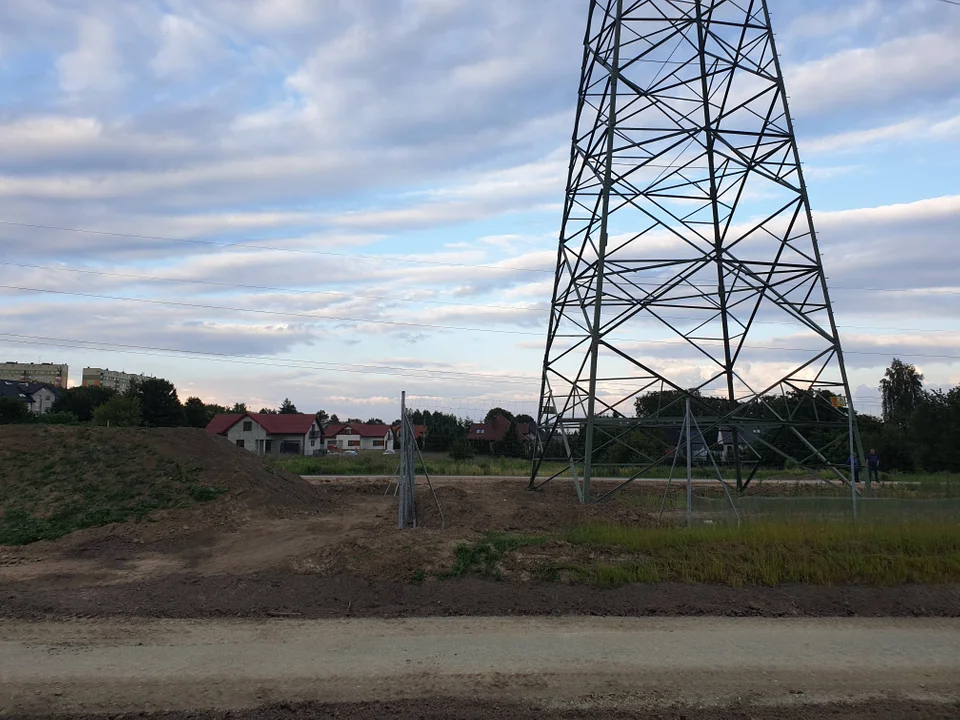 Brakuje 300 metrów wału osłaniającego od hałasu