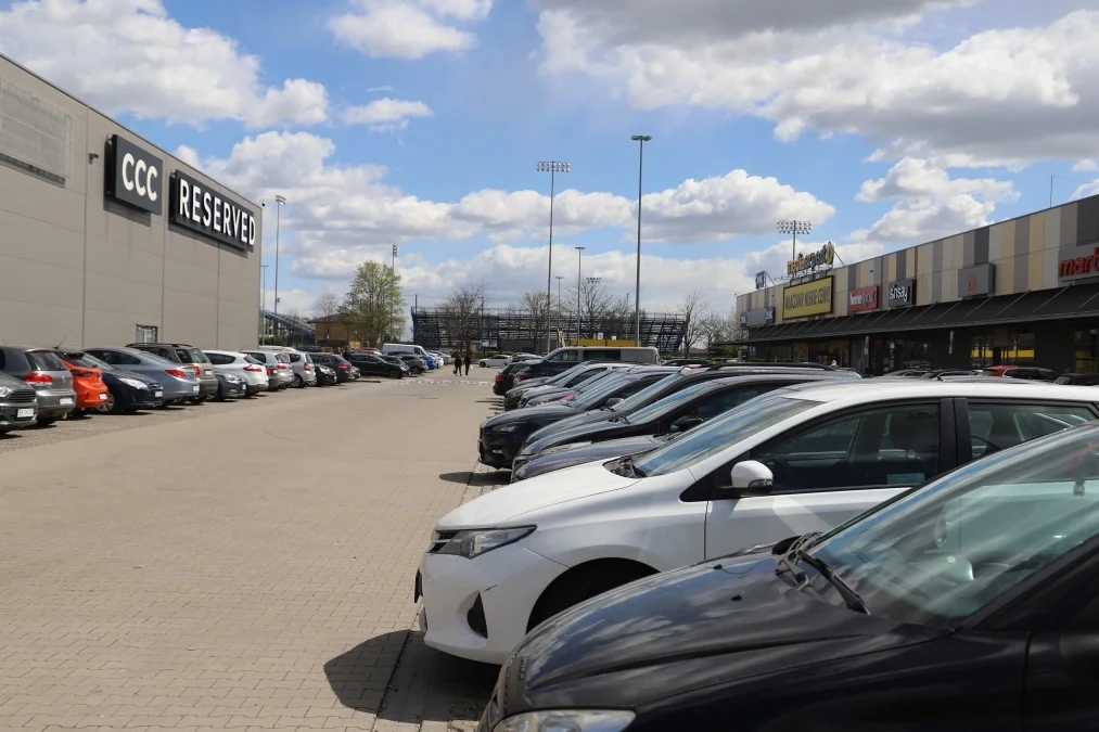 Zakupowy ruch w Kutnie. Handlowa niedziela przyciągnęła tłumy (ZDJĘCIA)