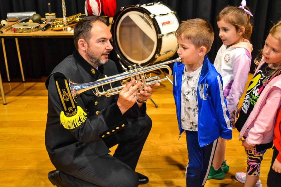 Orkiestra górnicza przygotowała niespodziankę na Dzień Dziecka. Zagrali specjalny koncert [FOTO] - Zdjęcie główne