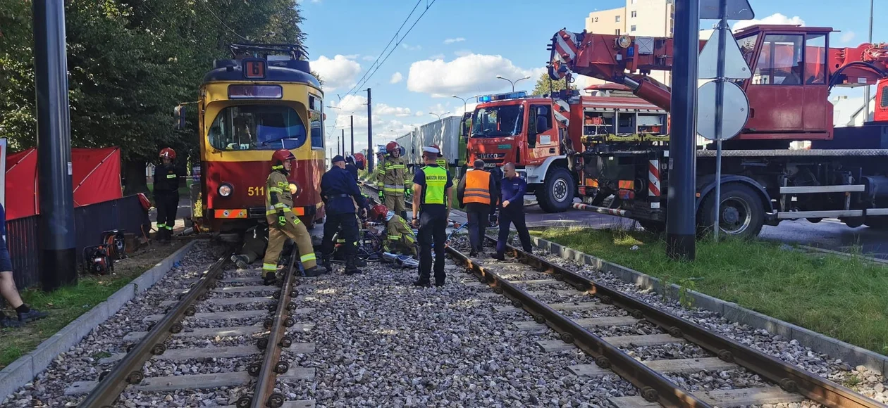 Wypadek w Zgierzu. Mężczyzna pod kołami tramwaju [zdjęcia] - Zdjęcie główne