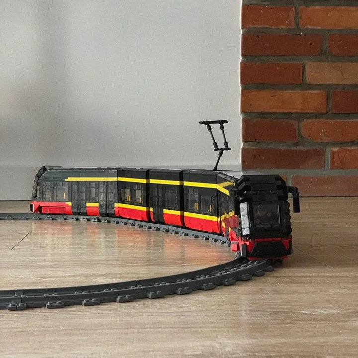 Modele łódzkich tramwajów z klocków Lego