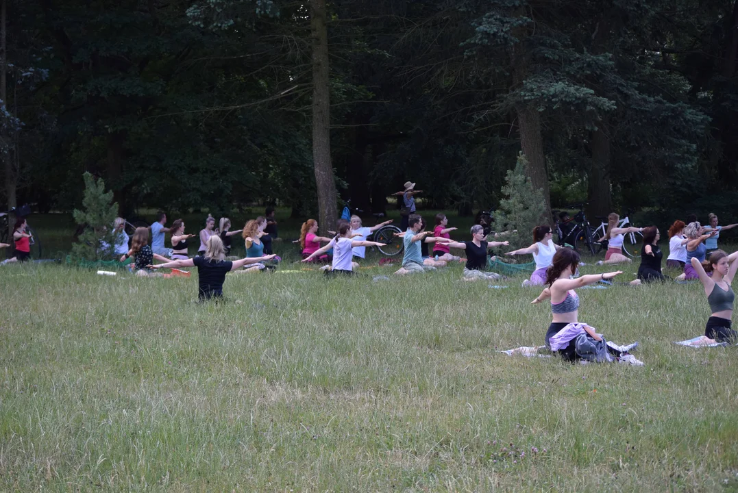 Joga w Parku Poniatowskiego