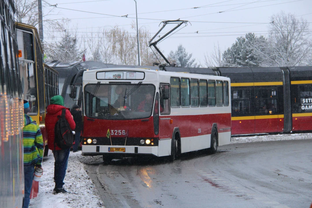 Wielka Parada Zabytkowych Tramwajów i Autobusów w Łodzi