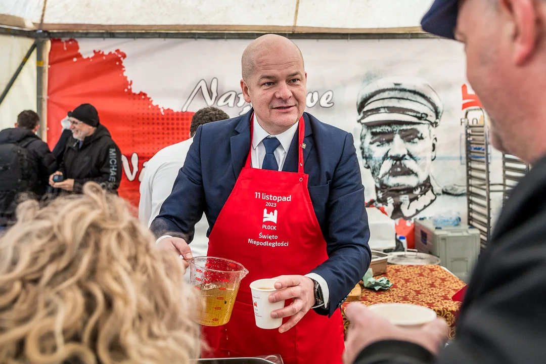 Tłumy na starówce. Płocczanie stali po rosół z gęsiny [ZDJĘCIA] - Zdjęcie główne