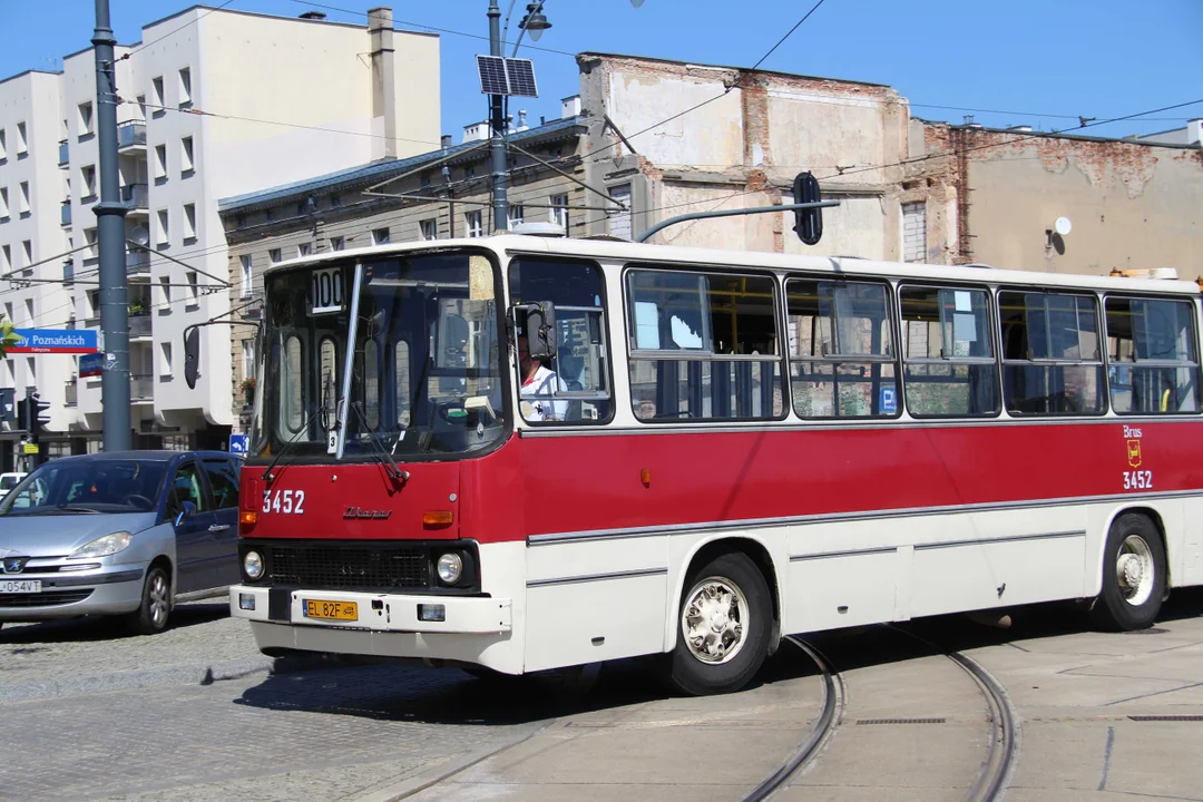 Ikarus 280 na linii turystycznej 100