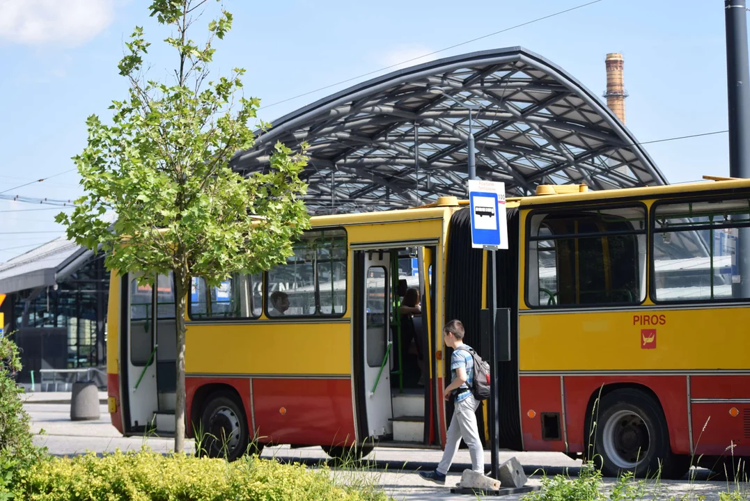 Łódzkie Linie Turystyczne zapraszają przez cały weekend. Po Łodzi jeżdzą prawdziwe klasyki!