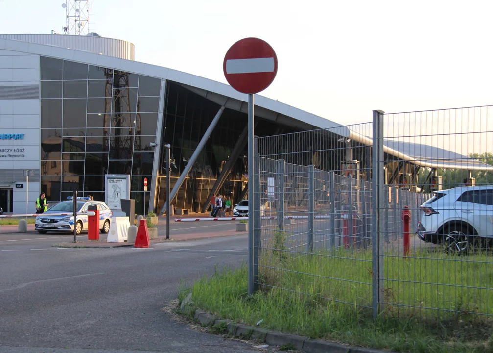 Parkingi przy łódzkim lotnisku