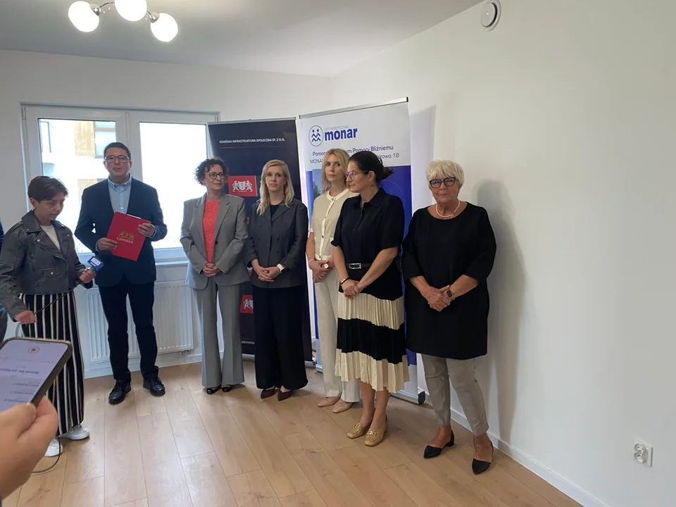 Oddanie domu dla samotnych rodziców z dziećmi przy ul. Kolorowej 18