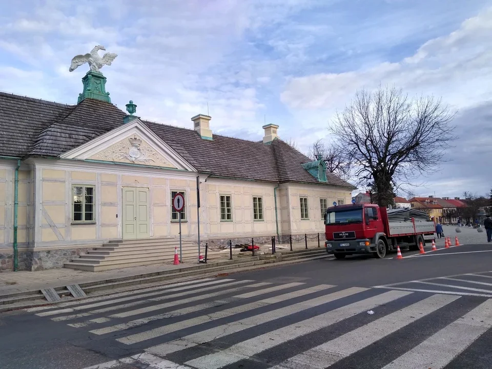 Urząd miasta poinformował o odbiorze Pałacu Saskiego przez służby pożarnicze, konserwatorskie oraz sanitarne