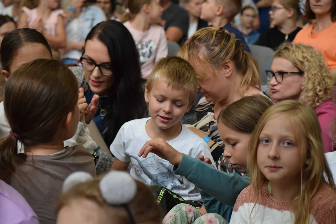 Nela Mała Reporterka w łódzkim Orientarium