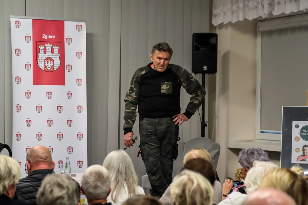 Spotkanie z Krzysztofem Majchrzakiem w Bibliotece przy Długiej