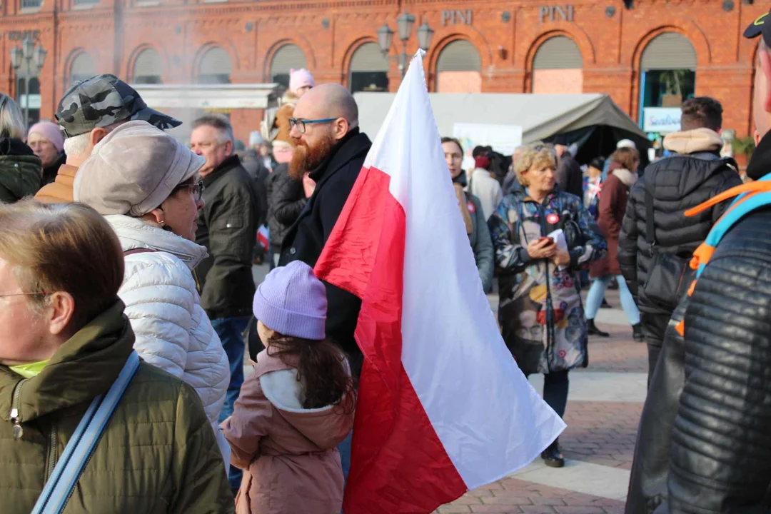 Święto Niepodległości przed Manufakturą