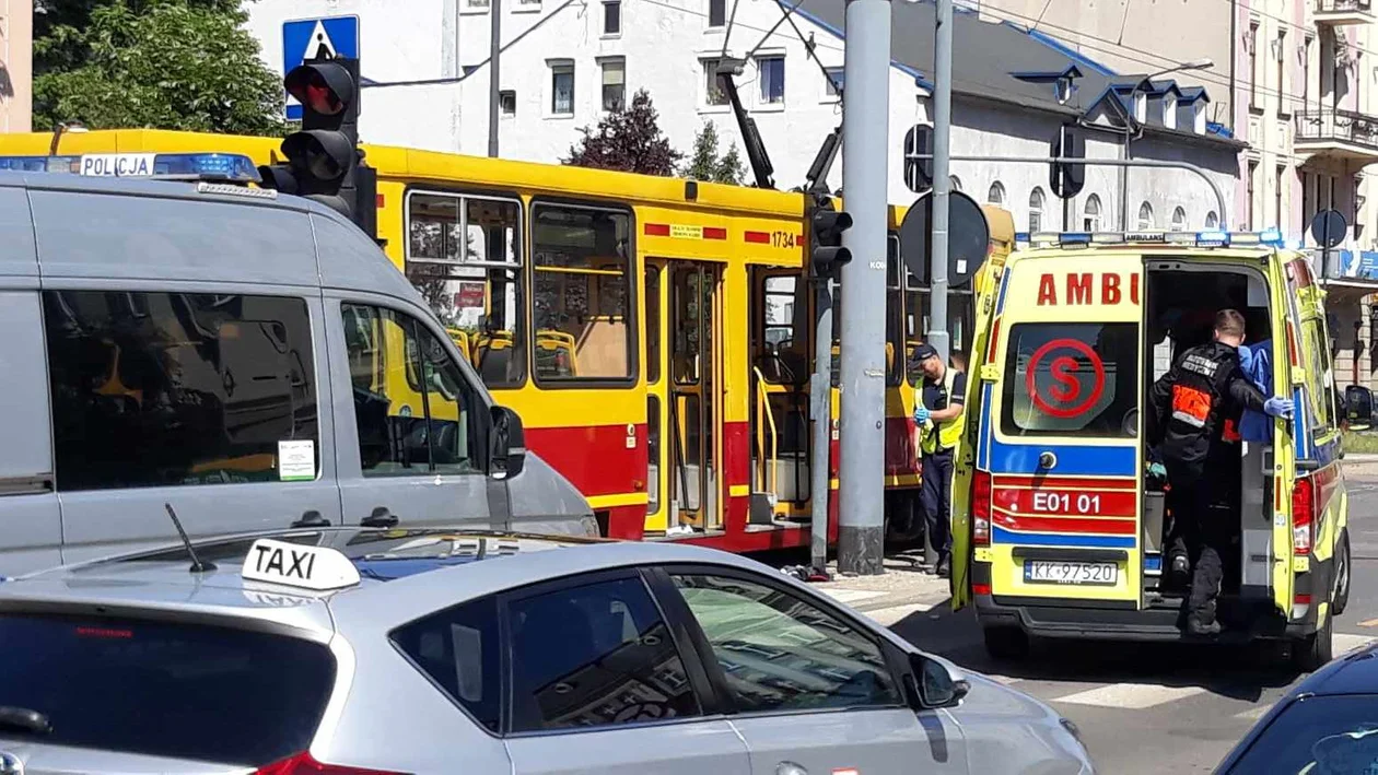 71-latek wszedł pod tramwaj na al. Kościuszki