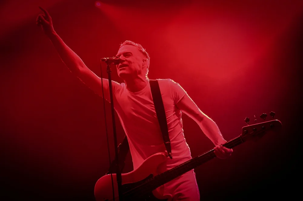 Bryan Adams w Łodzi: Niezapomniane chwile na koncercie „So Happy It Hurts”! - Zdjęcie główne