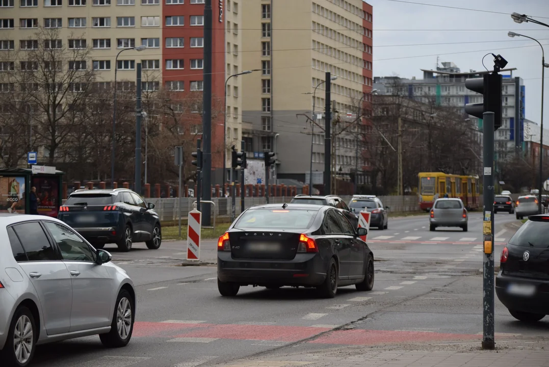 Niebezpieczne skrzyżowanie na alei Politechniki