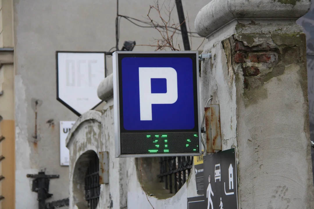 Parkingi w Łodzi - ile zapłacisz za parking w centrum?