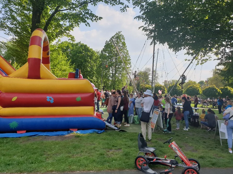 Moc atrakcji na Festiwalu Baniek Mydlanych w Zgierzu. Dzieciaki były uradowane, to wszystko dla nich [zdjęcia]