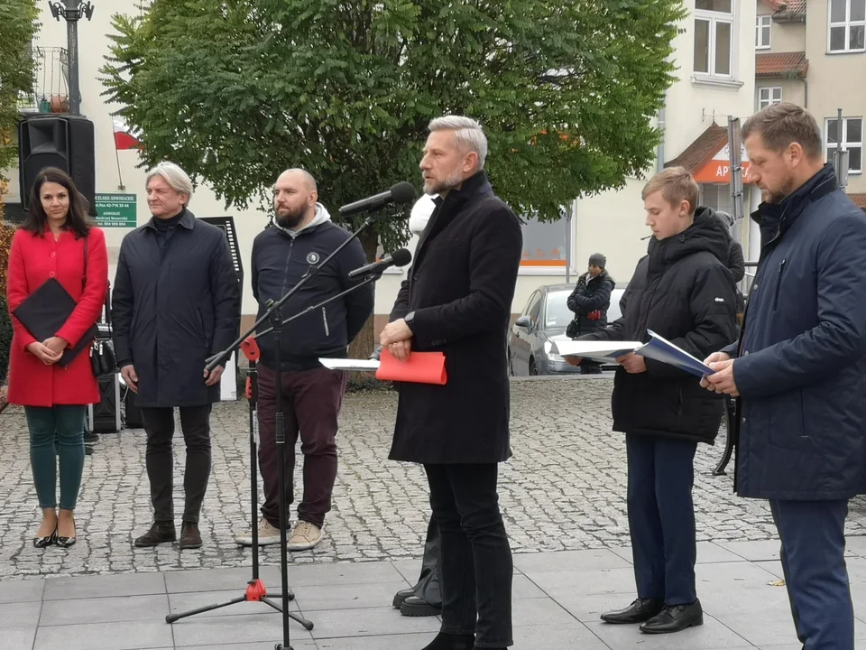 "Żywa flaga" na pl. Jana Pawła II