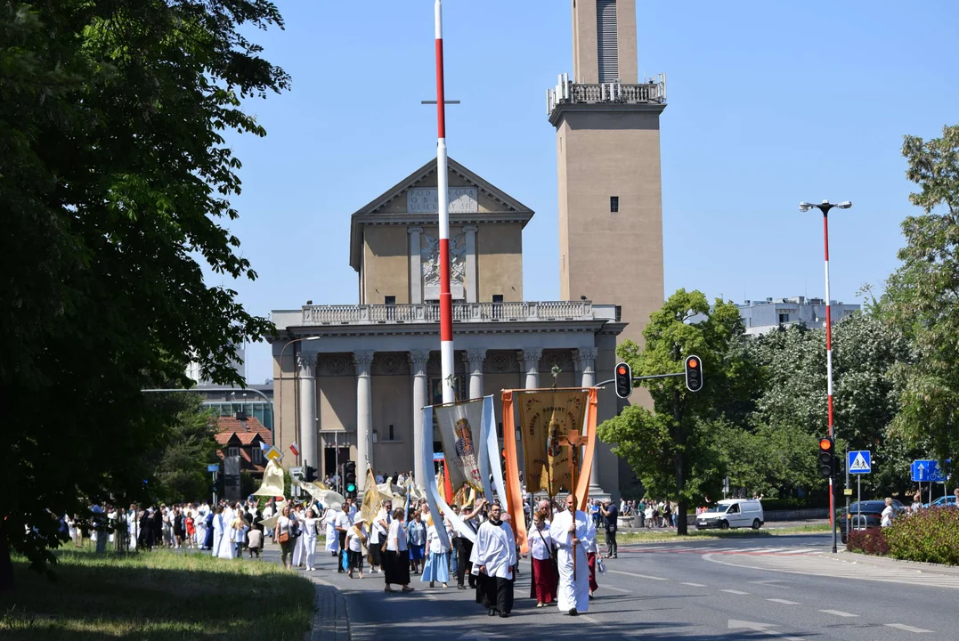 Procesje Bożego Ciała przeszły ulicami Łodzi