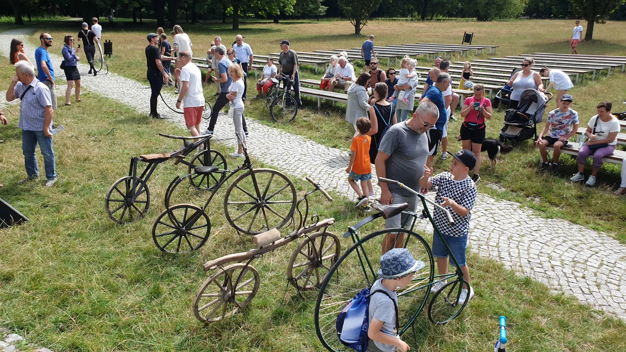 Historia rowerów w Parku Julianowskim na 600. urodizny Łodzi