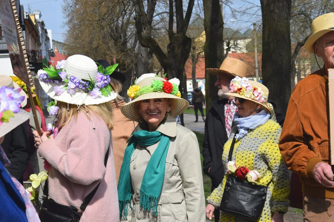 Ulicami Łęczycy przeszedł wiosenny Marsz Kapeluszy