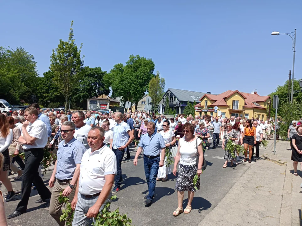 Ulicami Zgierza przeszły procesje Bożego Ciała.