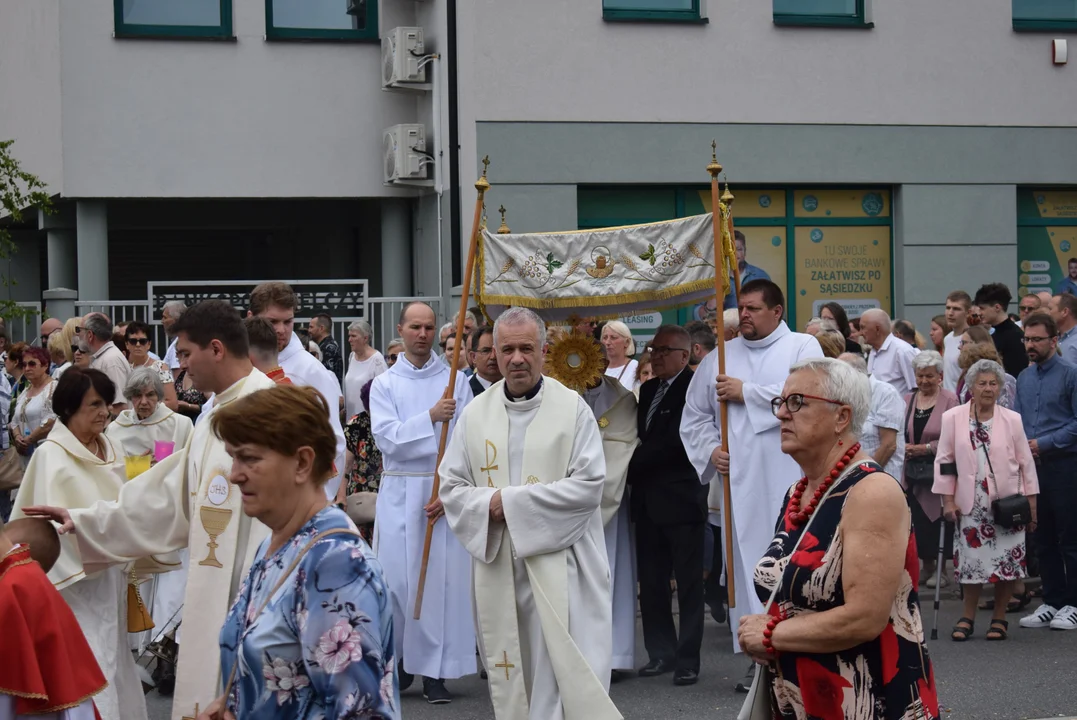 procesja Bożego Ciała w parafii Matki Bożej Dobrej Rady w Zgierzu