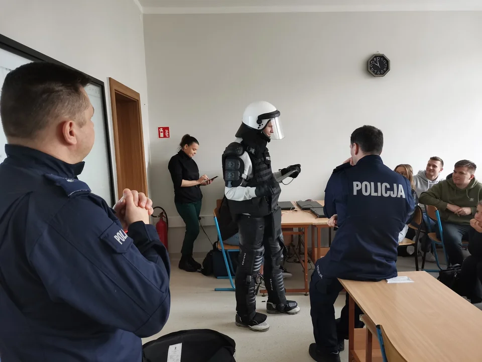 Mazowieccy policjanci zachęcają do wstąpienia w swoje szeregi