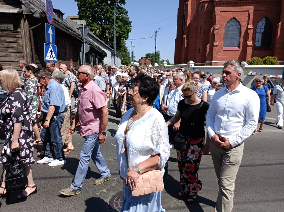 Ulicami Zgierza przeszły procesje Bożego Ciała.