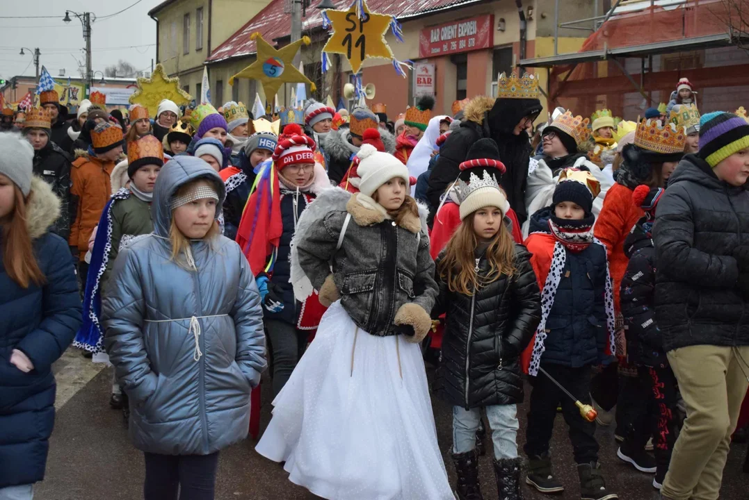 Orszak Trzech Króli w Zgierzu. Barwny korowód przejdzie ulicami miasta. Uwaga na utrudnienia [ZDJĘCIA] - Zdjęcie główne