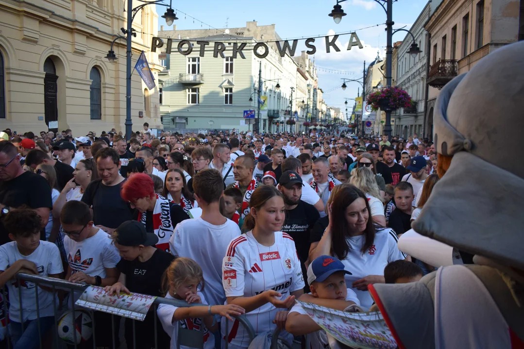 Prezentacja drużyny ŁKS-u na placu Wolności