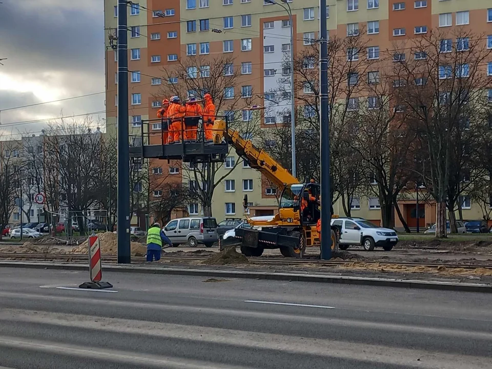 Prace na torowisku tramwajowym przy al. Śmigłego-Rydza