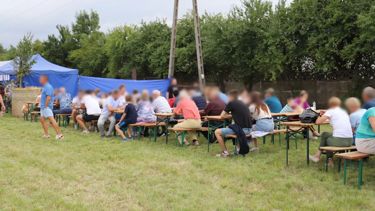 Ksiądz i parafianie są zażenowani po dożynkach
