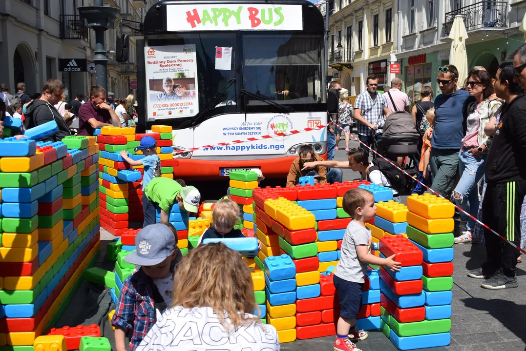 Miejski dzień dziecka w Łodzi. Dzieci przejęły Piotrkowską