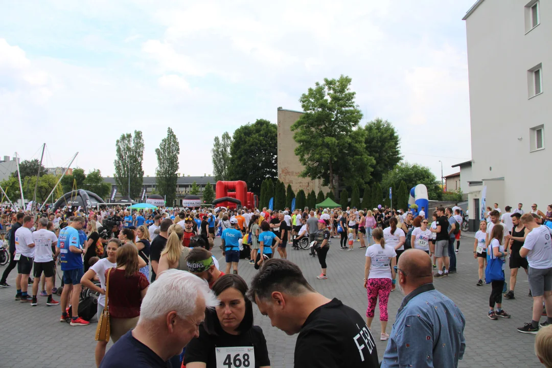 Piknik rodzinny fundacji „Daj piątaka na dzieciaka” na Bałutach