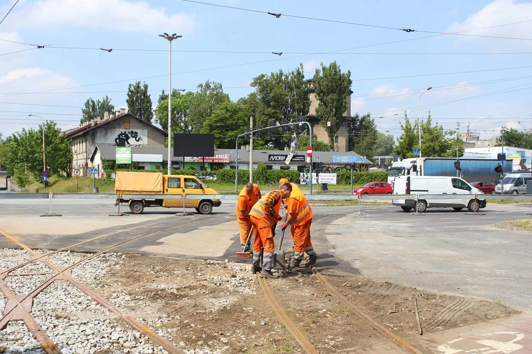 Ważna informacja dla podróżnych MPK. Tramwaje znikają z ważnej alei. Sprawdź, jak pojadą autobusy zastępcze? - Zdjęcie główne