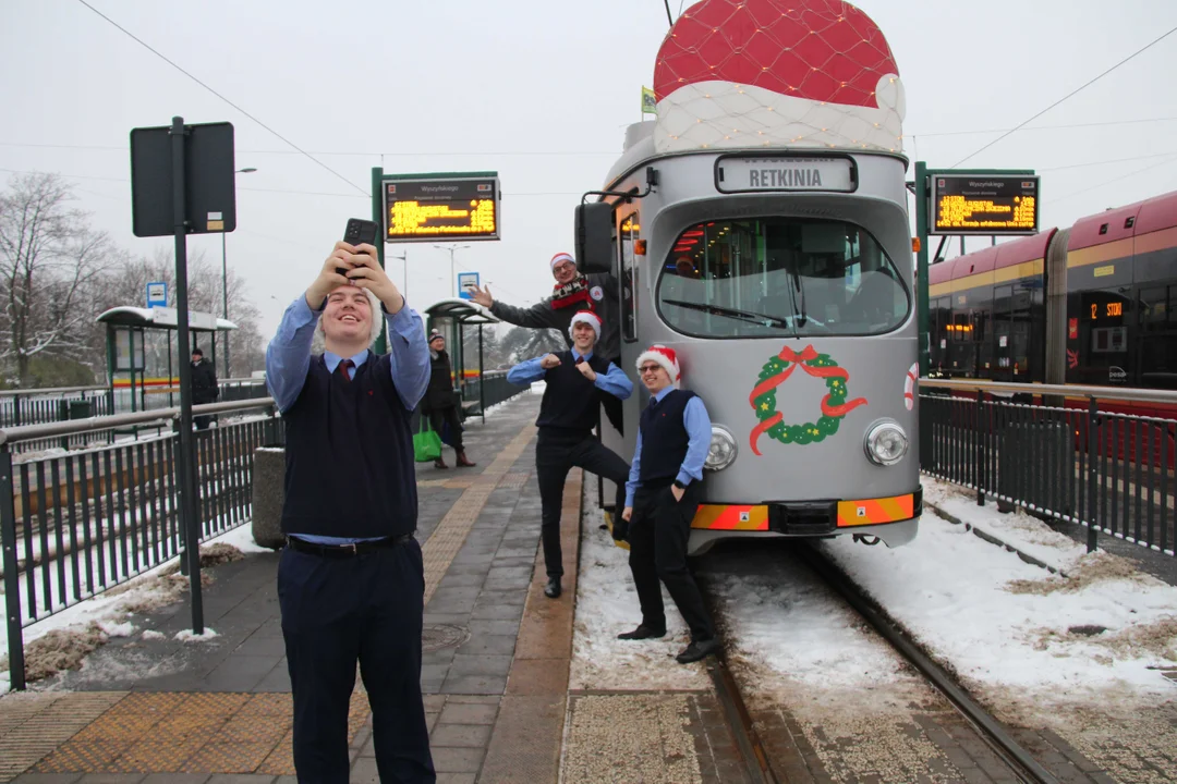 Mikołajkowy tramwaj MPK Łódź wyruszył na ulice Łodzi