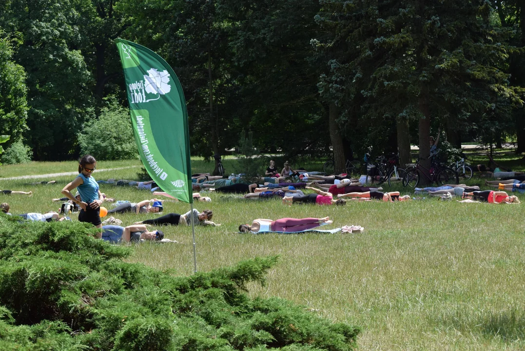 Joga w Parku Poniatowskiego