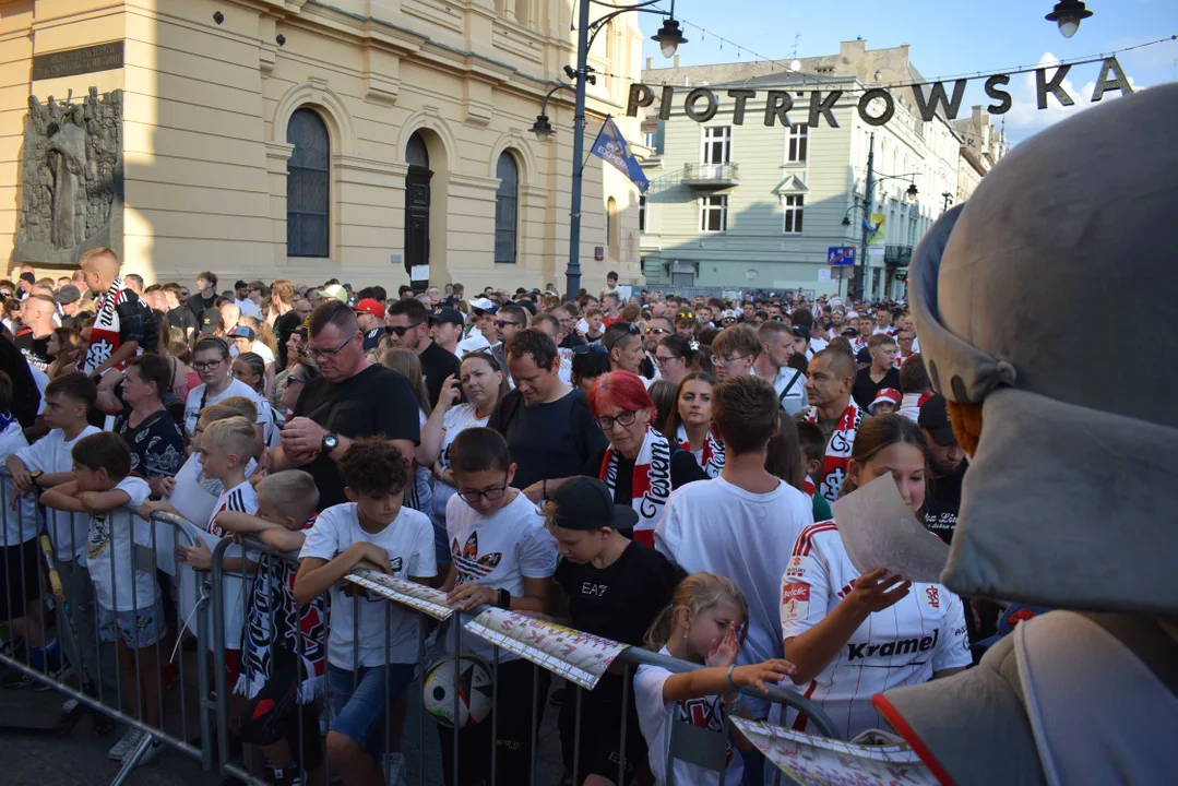 Prezentacja drużyny ŁKS-u na placu Wolności