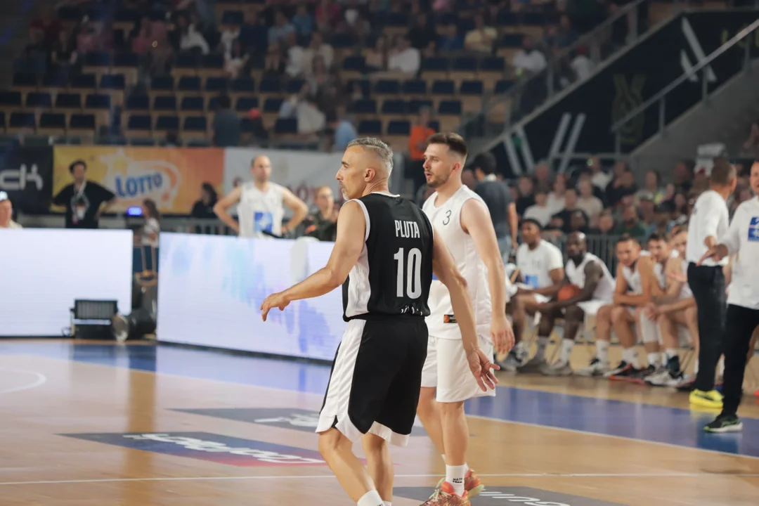 Mecz charytatywny: Gortat Team vs. Żołnierze NATO