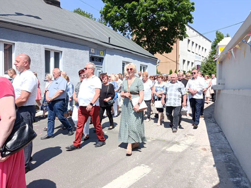 Ulicami Zgierza przeszły procesje Bożego Ciała.