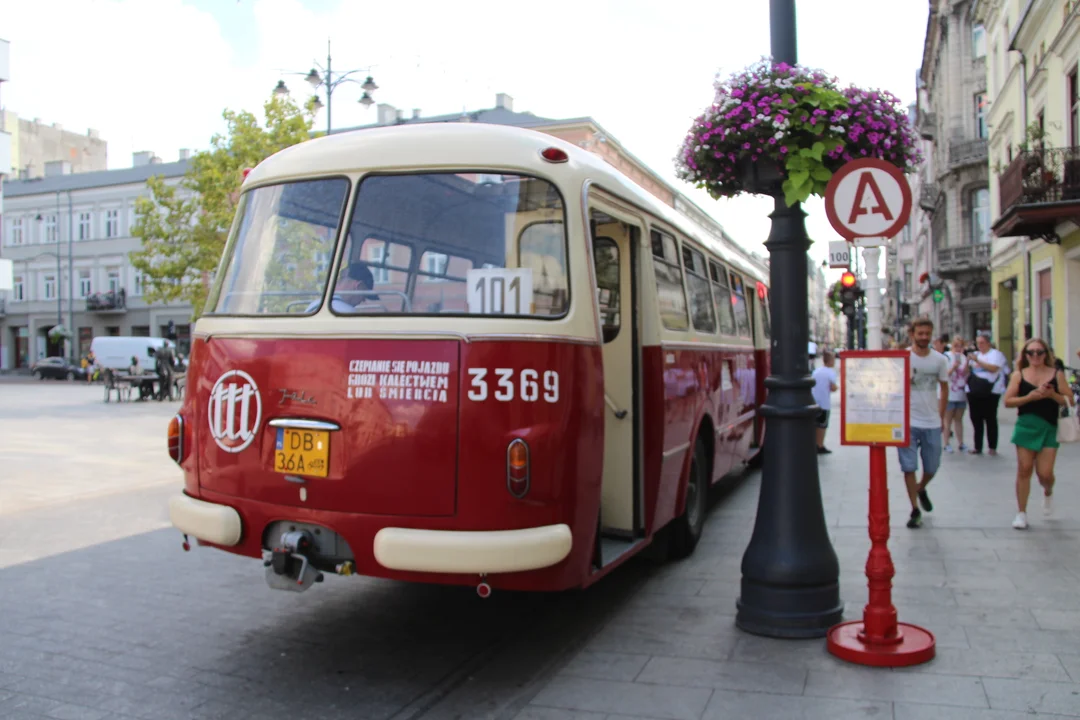 Zabytkowe tramwaje i autobusy ponownie na ulicach Łodzi