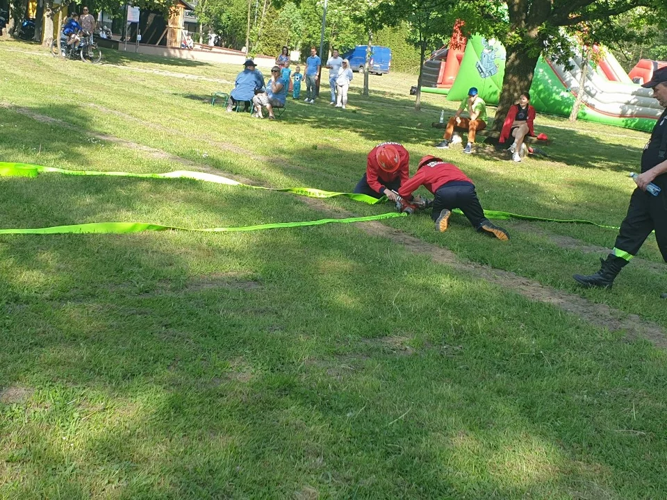 Piknik Strażacki w Dzierżąznej pod Zgierzem. Piękna pogoda i mnóstwo atrakcji, muzyki i dobrego jedzenia [zdjęcia]