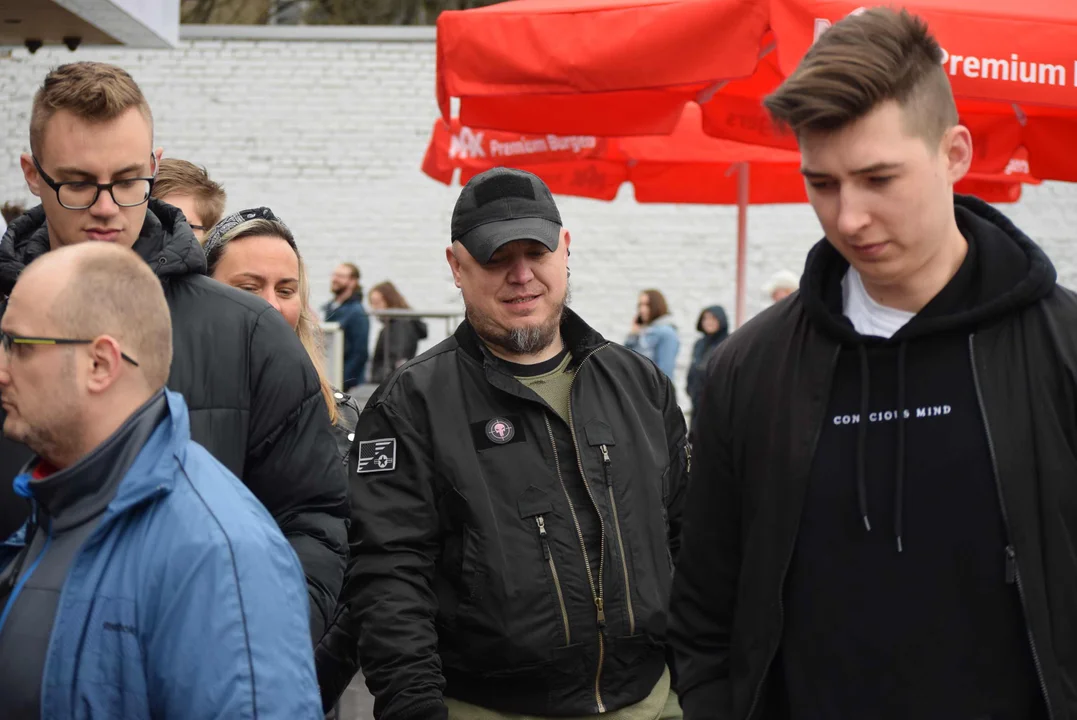 Tłumy łodzian na otwarciu restauracji MAX Premium Burgers. Tego jeszcze w Łodzi nie było [ZOBACZ ZDJĘCIA]