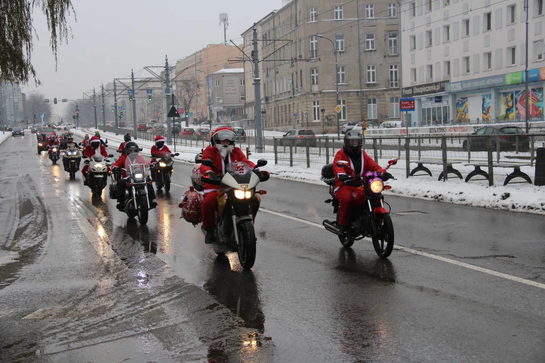 Parada MotoMikołajów w Manufakturze w Łodzi - 9.12.2023 r.