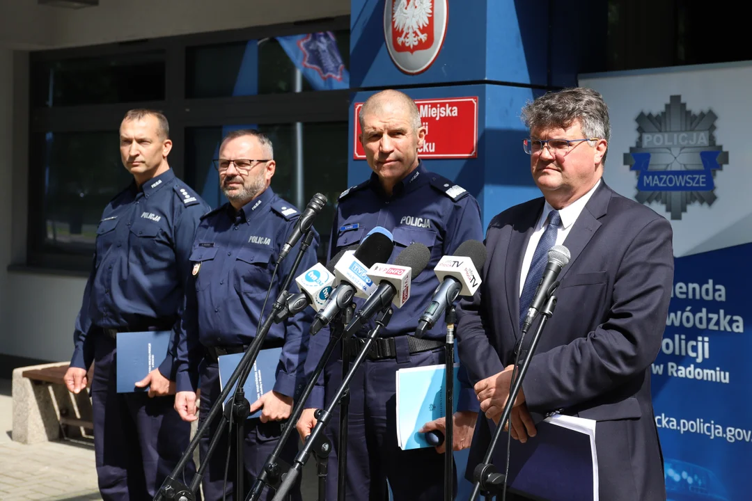 Setki obcokrajowców w Płocku i okolicach, mieszkańcy się boją. Policja i minister Wąsik uspokajają - Zdjęcie główne