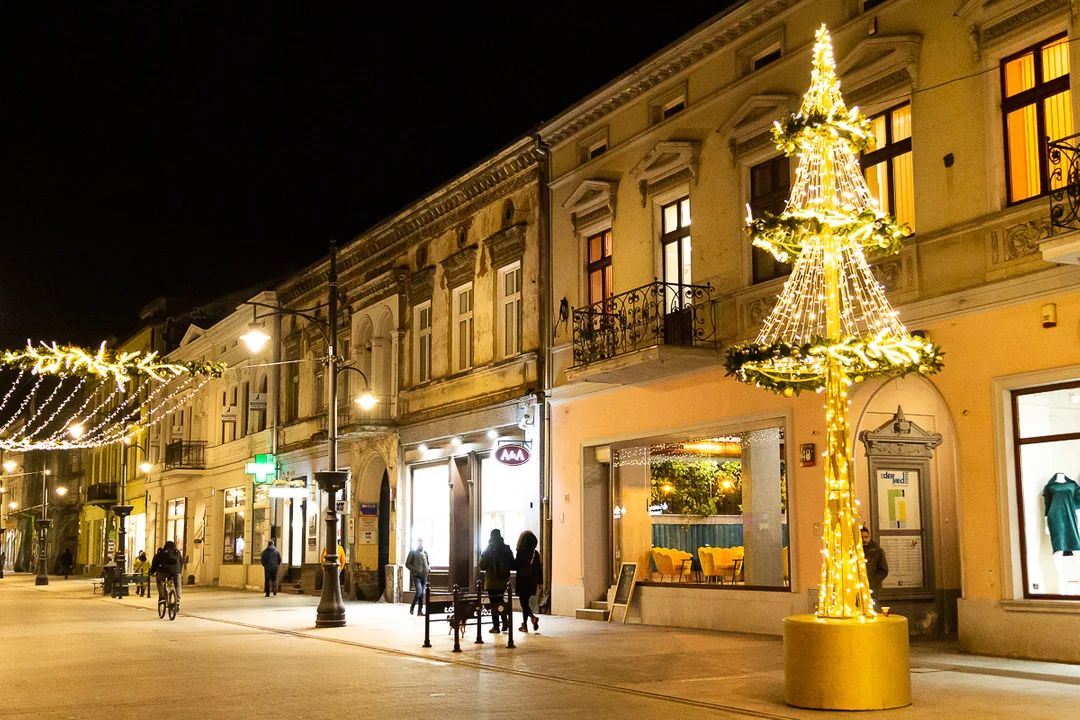 Świąteczna iluminacja na ul. Piotrkowskiej