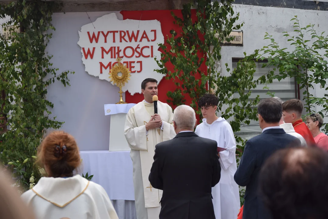 procesja Bożego Ciała w parafii Matki Bożej Dobrej Rady w Zgierzu