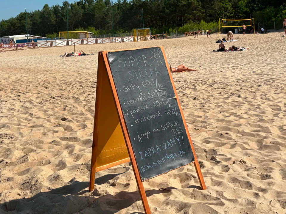 Szok cenowy na plaży w Gdańsku. Kiedyś leżak kosztował 20 zł za dzień, dziś tyle za godzinę